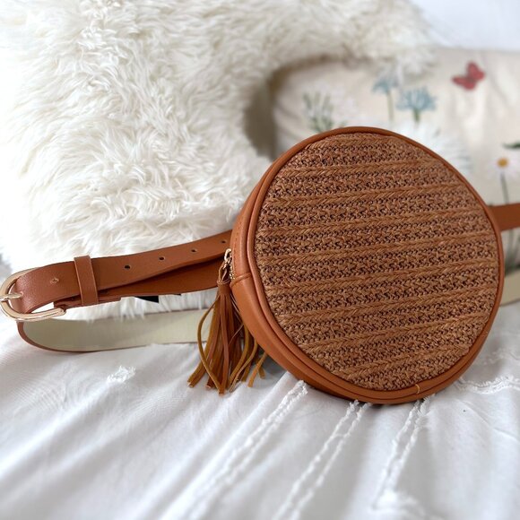 Torrid Cognac Faux Leather & Straw Round Belt Bag EUC (size 1) - Picture 1 of 7